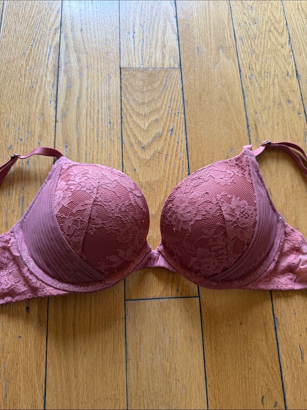 VICTORIA SECRET Pink Women’s Lace Push-Up Bra in Rose glitter